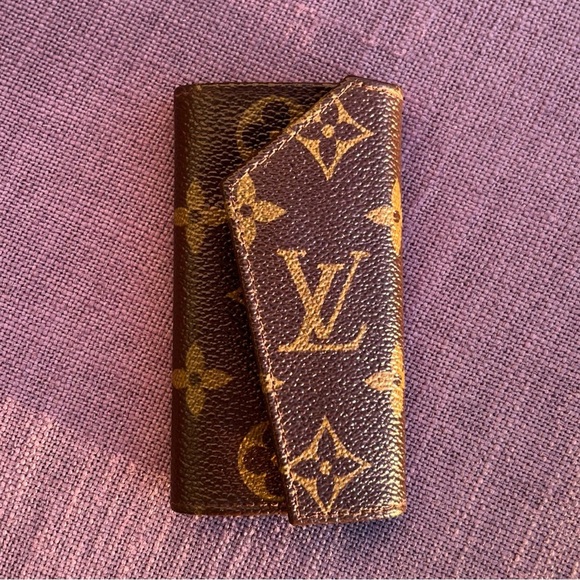 Louis Vuitton Accessories - Louis Vuitton Monogram Multicles 6 Ring Key Case